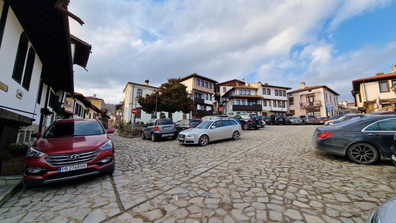 Fs Apartments - Beautiful Apartment In The Artistic Part Of Veliko Tărnovo Exteriör bild